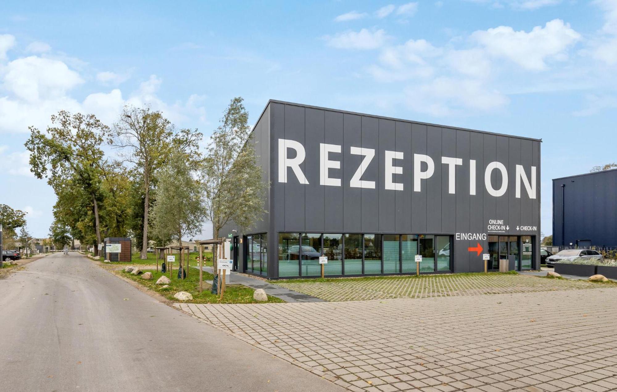 Gorgeous Home In Lembruch-Duemmer See With Kitchen Exteriör bild