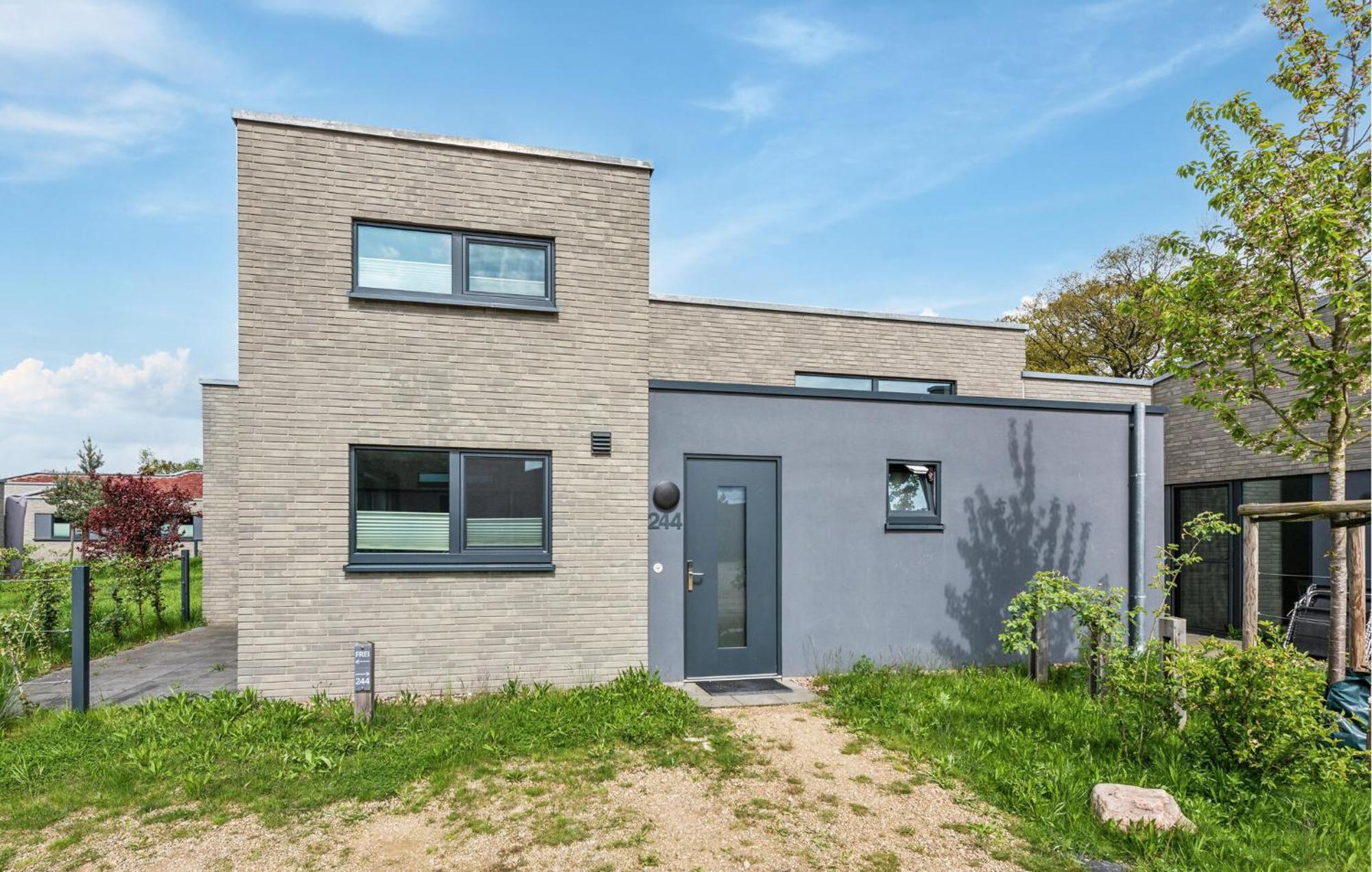 Gorgeous Home In Lembruch-Duemmer See With Kitchen Exteriör bild